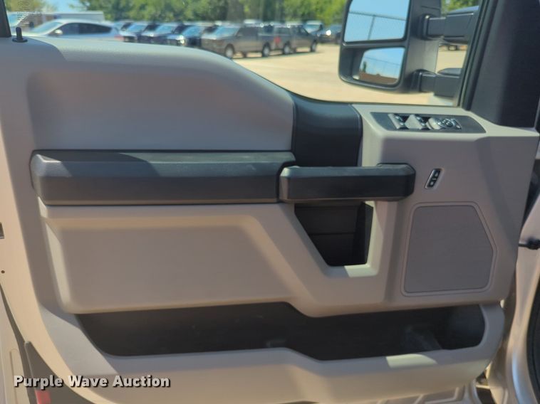 image for item NW9724 2018 Ford  F250 Super Duty SuperCab pickup truck