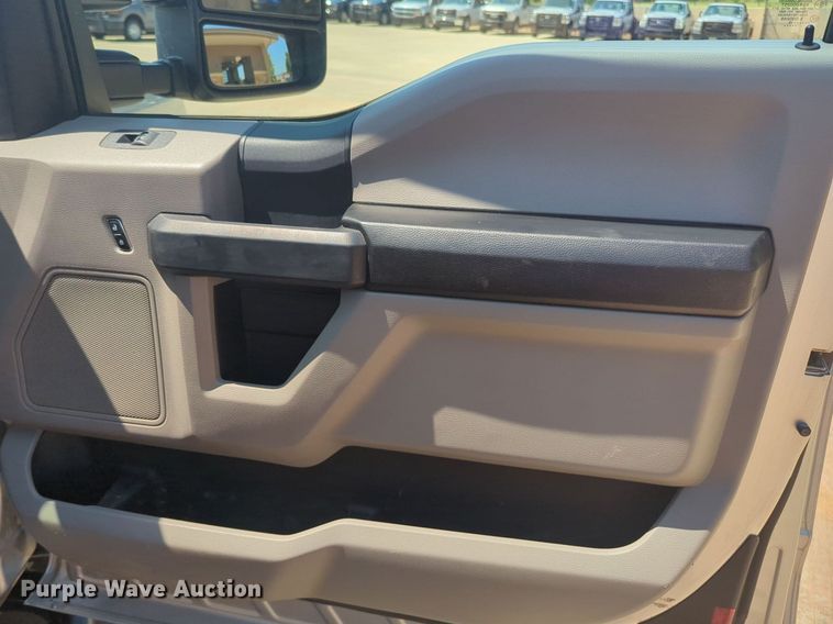 image for item NW9724 2018 Ford  F250 Super Duty SuperCab pickup truck