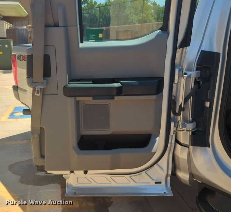 image for item NW9724 2018 Ford  F250 Super Duty SuperCab pickup truck