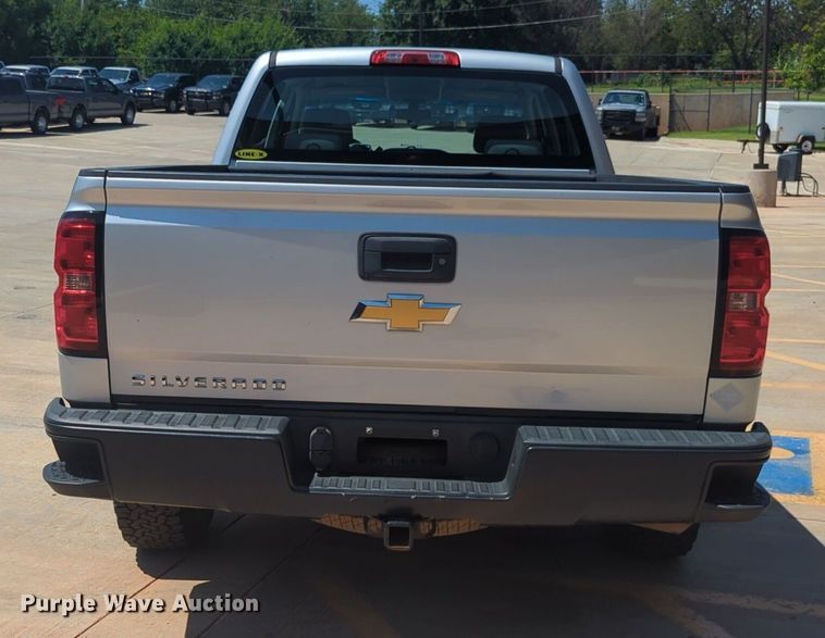 image for item NW9725 2015 Chevrolet  Silverado 1500 Crew Cab pickup truck