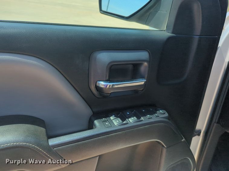 image for item NW9725 2015 Chevrolet  Silverado 1500 Crew Cab pickup truck