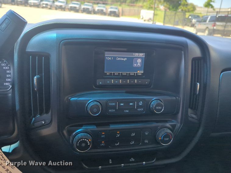 image for item NW9725 2015 Chevrolet  Silverado 1500 Crew Cab pickup truck