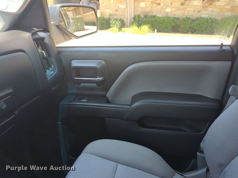 image for item NW9725 2015 Chevrolet  Silverado 1500 Crew Cab pickup truck