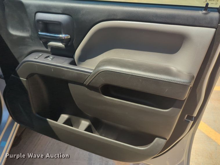 image for item NW9725 2015 Chevrolet  Silverado 1500 Crew Cab pickup truck