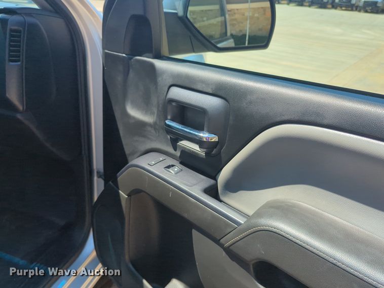 image for item NW9725 2015 Chevrolet  Silverado 1500 Crew Cab pickup truck