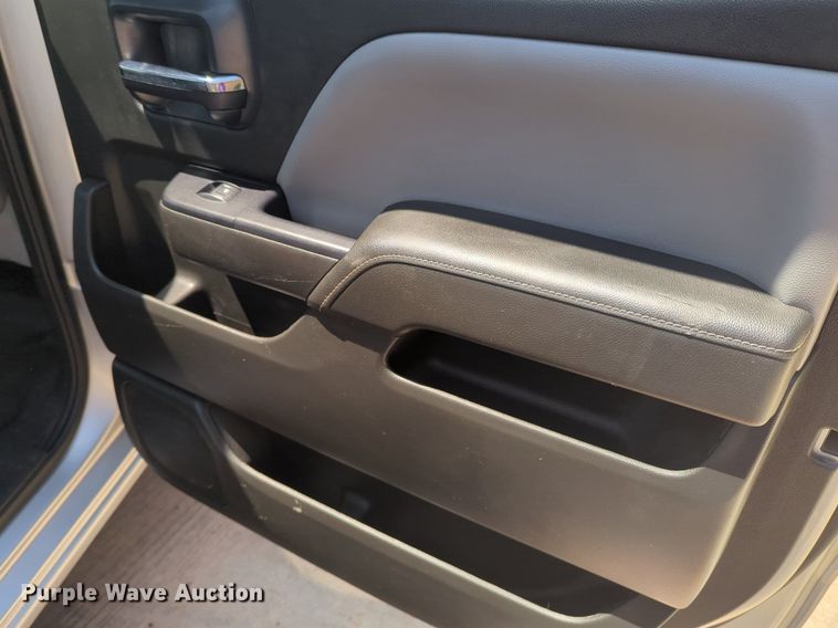 image for item NW9725 2015 Chevrolet  Silverado 1500 Crew Cab pickup truck