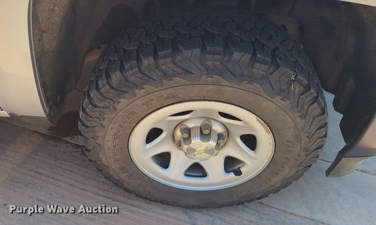 image for item NW9725 2015 Chevrolet  Silverado 1500 Crew Cab pickup truck