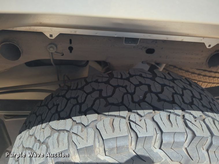 image for item NW9725 2015 Chevrolet  Silverado 1500 Crew Cab pickup truck