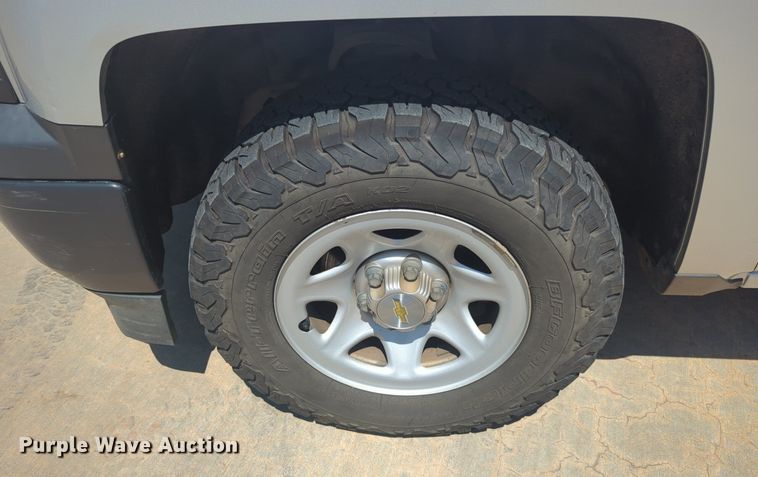 image for item NW9725 2015 Chevrolet  Silverado 1500 Crew Cab pickup truck