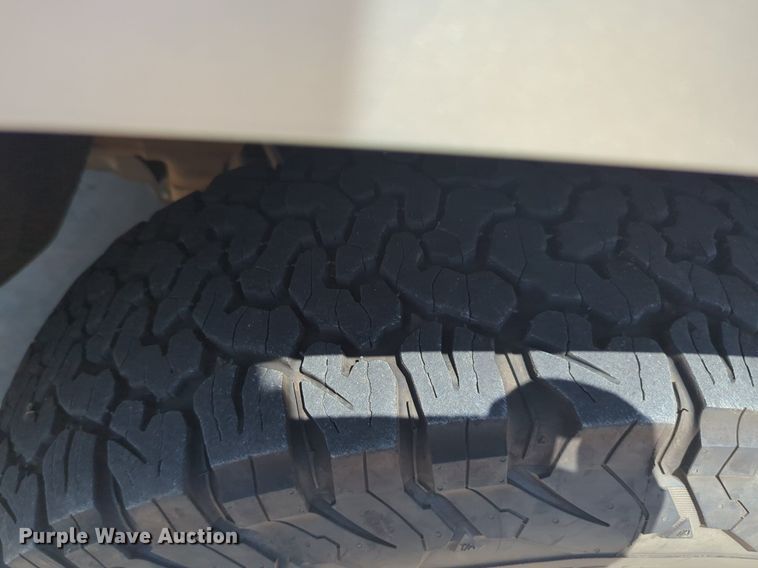 image for item NW9725 2015 Chevrolet  Silverado 1500 Crew Cab pickup truck