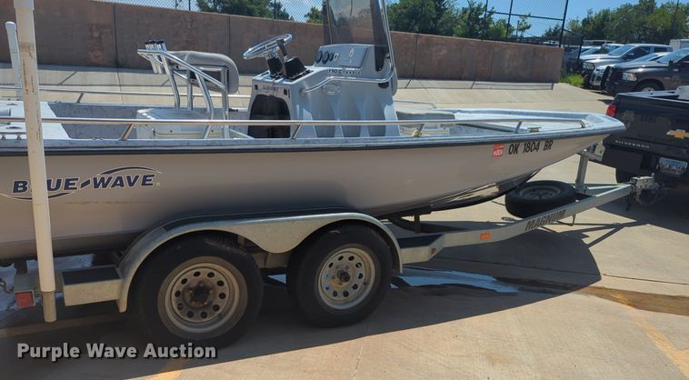 image for item NW9726 2004 Bluewave Classic 190 boat