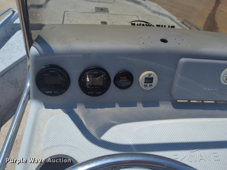 image for item NW9726 2004 Bluewave Classic 190 boat