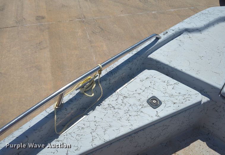 image for item NW9726 2004 Bluewave Classic 190 boat