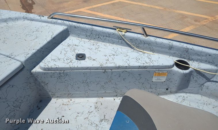 image for item NW9726 2004 Bluewave Classic 190 boat