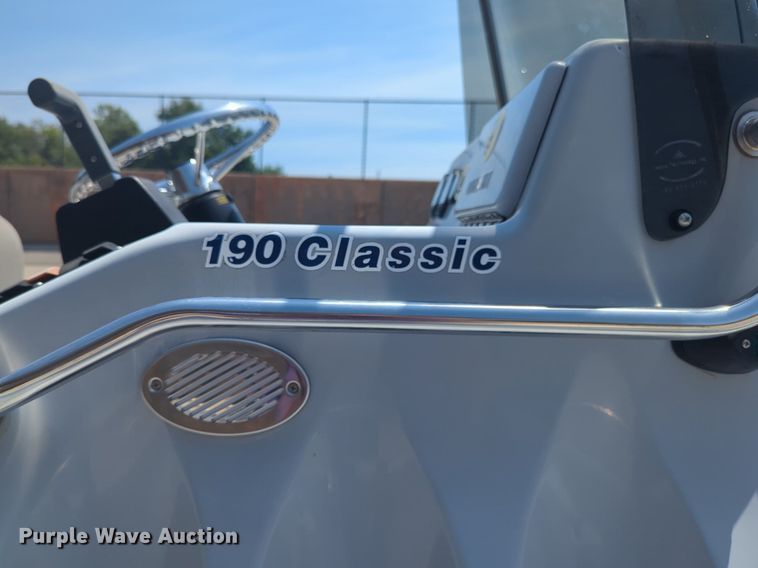 image for item NW9726 2004 Bluewave Classic 190 boat