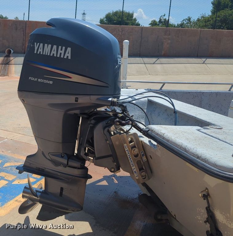 image for item NW9726 2004 Bluewave Classic 190 boat