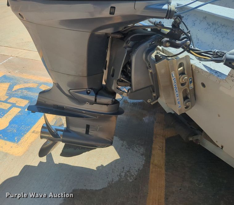 image for item NW9726 2004 Bluewave Classic 190 boat