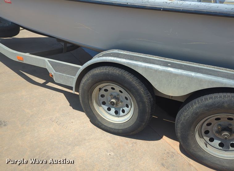 image for item NW9726 2004 Bluewave Classic 190 boat