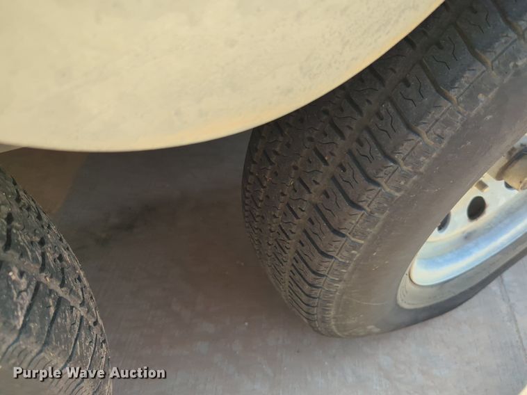 image for item NW9726 2004 Bluewave Classic 190 boat