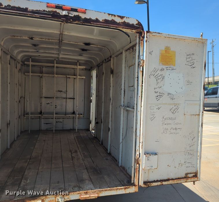 image for item NW9728 1995 WW enclosed cargo trailer