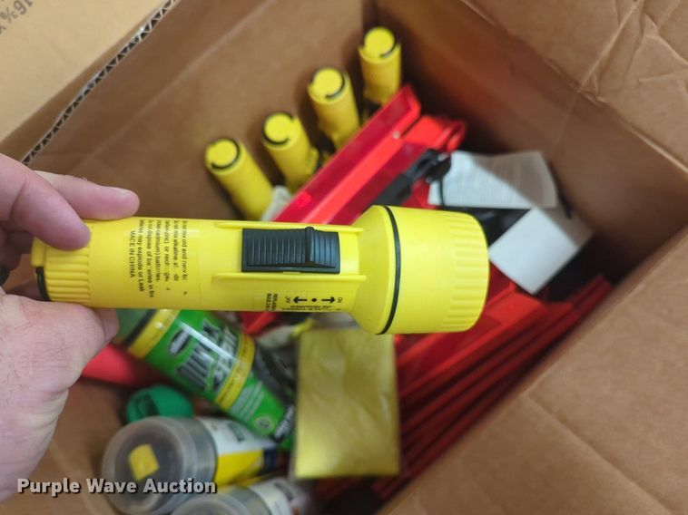 image for item NW9733 Safety and roadside gear