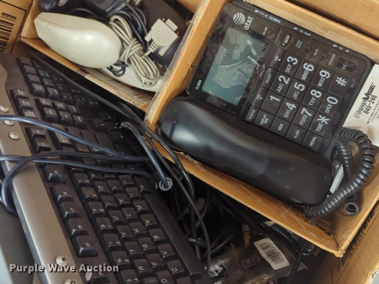 image for item NW9733 Safety and roadside gear