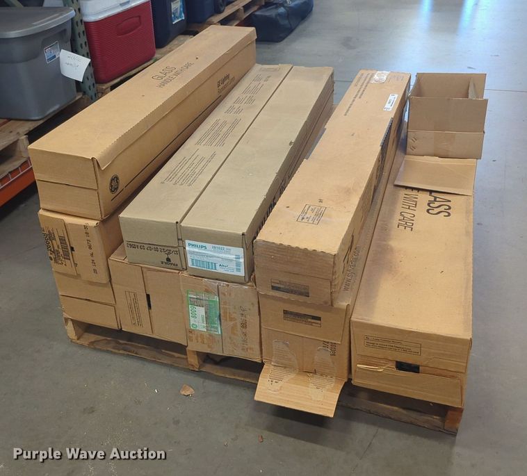 image for item NW9735 Fluorescent light bulbs 