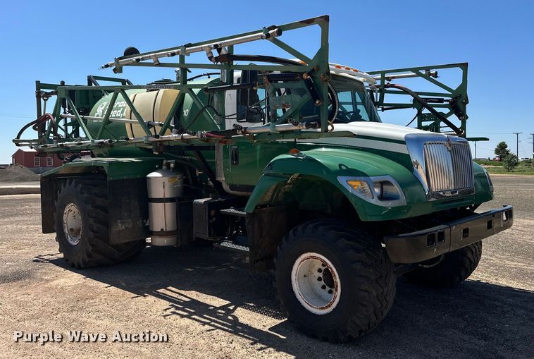 image for item DG4472 2006 International 7600 applicator truck