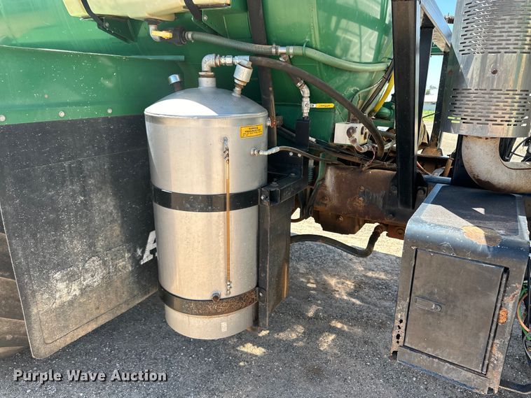 image for item DG4472 2006 International 7600 applicator truck