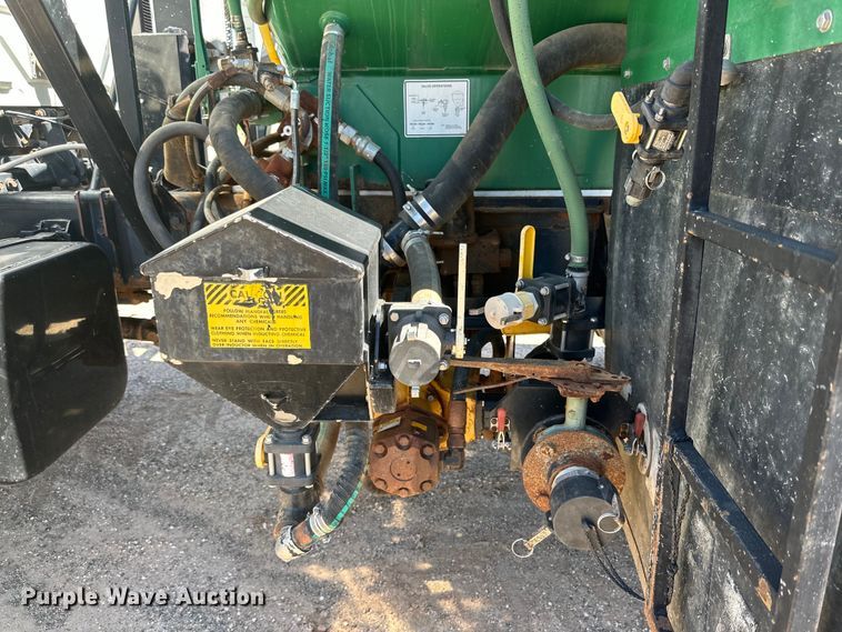 image for item DG4472 2006 International 7600 applicator truck