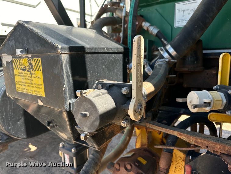 image for item DG4472 2006 International 7600 applicator truck