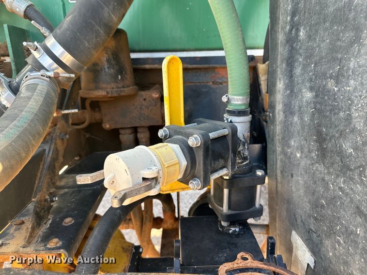 image for item DG4472 2006 International 7600 applicator truck