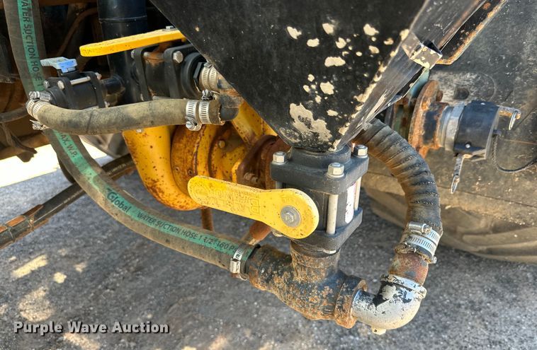 image for item DG4472 2006 International 7600 applicator truck