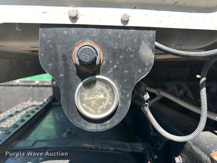 image for item DG4472 2006 International 7600 applicator truck