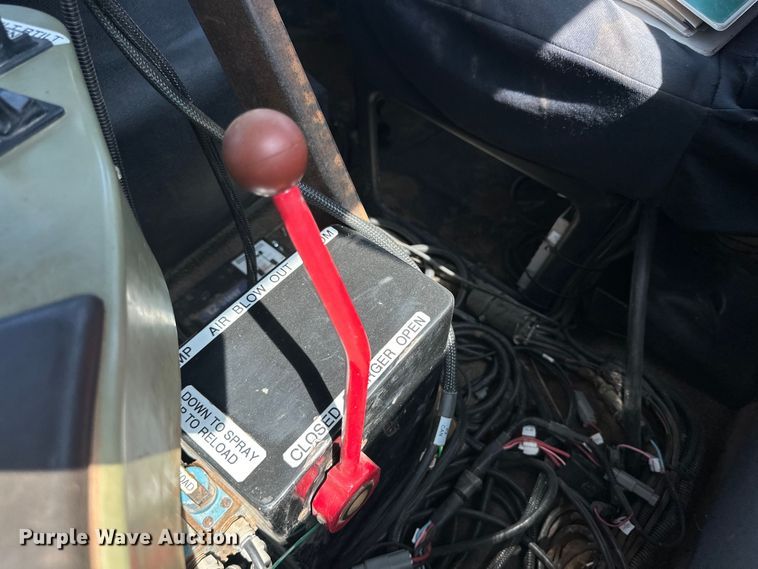 image for item DG4472 2006 International 7600 applicator truck