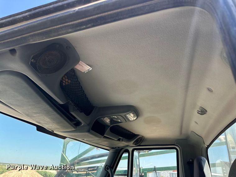 image for item DG4472 2006 International 7600 applicator truck