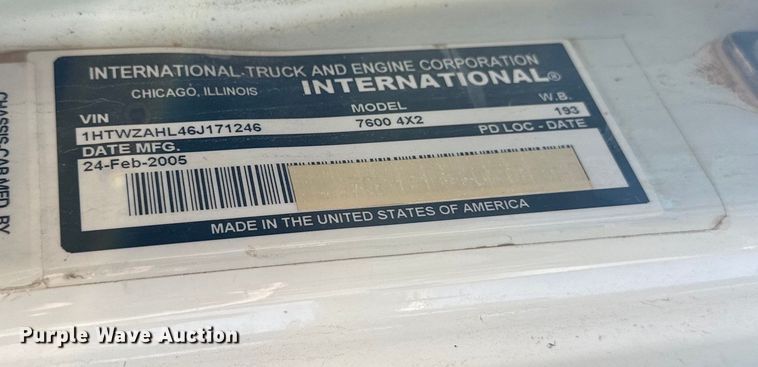 image for item DG4472 2006 International 7600 applicator truck