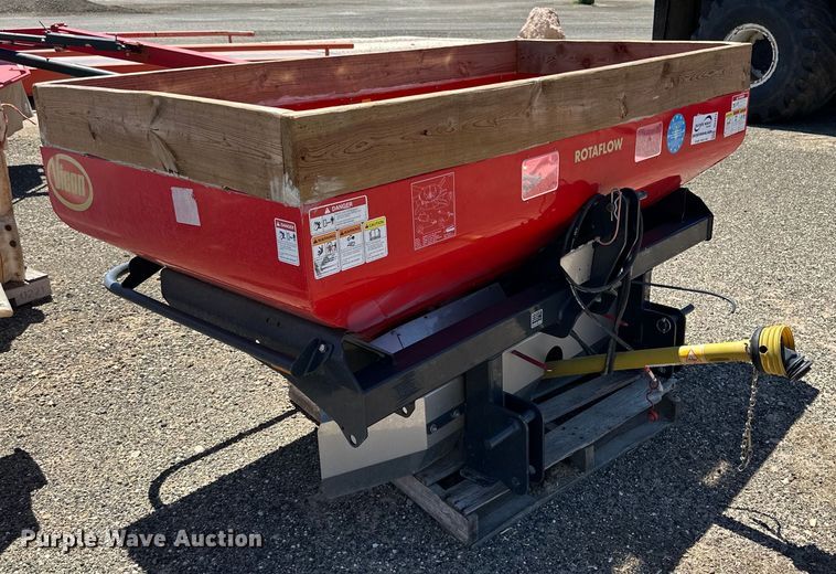 image for item DG4473 2015 Vicon RO-M spreader