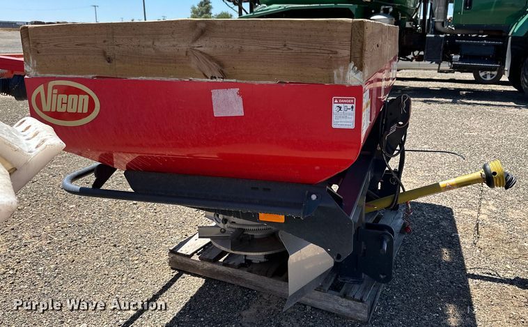image for item DG4473 2015 Vicon RO-M spreader