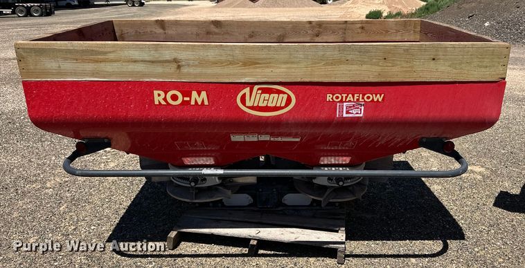 image for item DG4473 2015 Vicon RO-M spreader