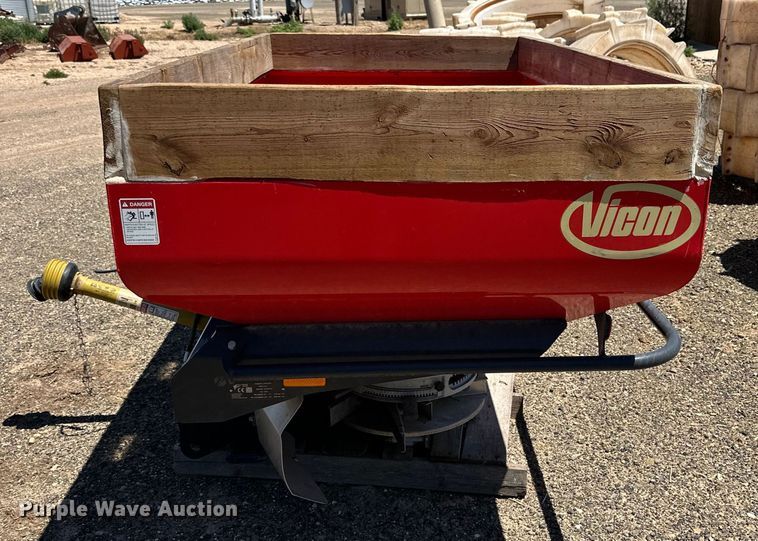 image for item DG4473 2015 Vicon RO-M spreader