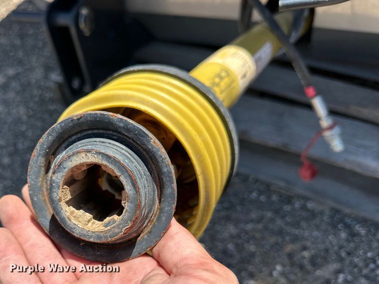 image for item DG4473 2015 Vicon RO-M spreader