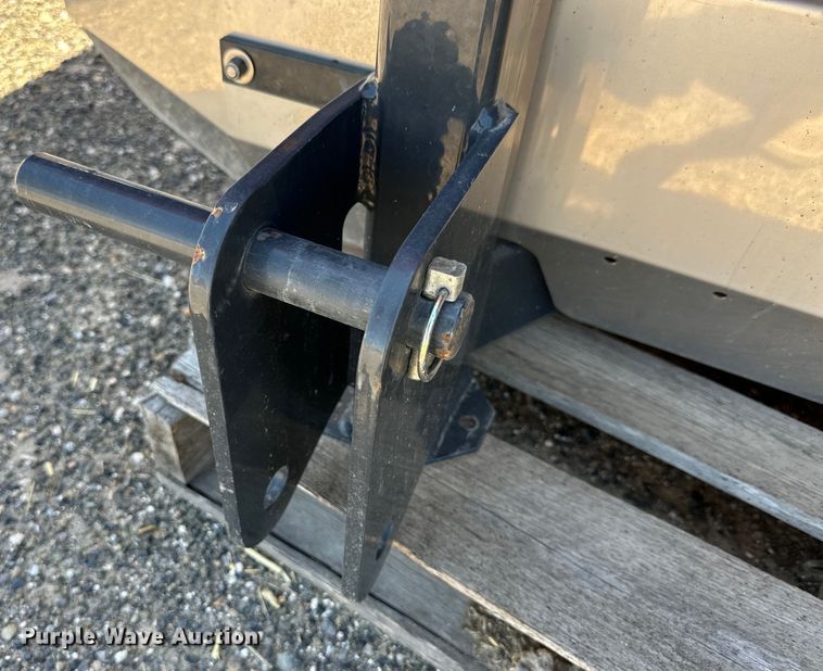 image for item DG4473 2015 Vicon RO-M spreader