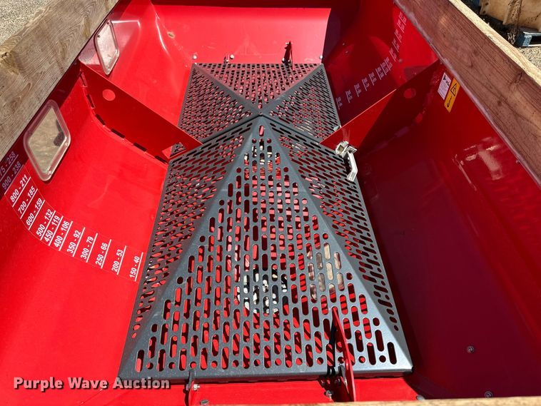 image for item DG4473 2015 Vicon RO-M spreader