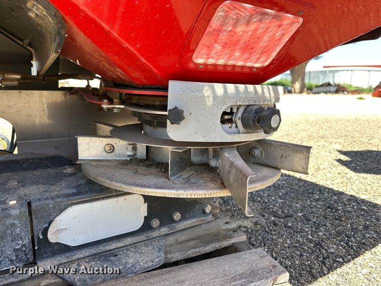 image for item DG4473 2015 Vicon RO-M spreader