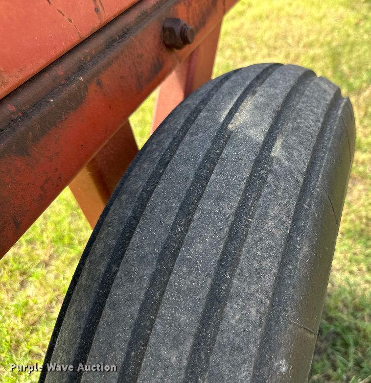 image for item DK6731 Hesston 3981 hay rake