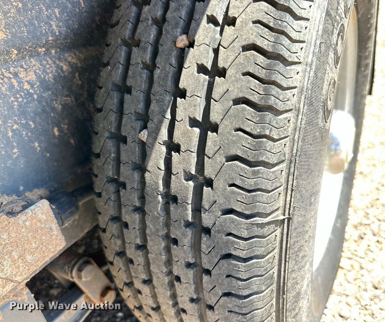 image for item DK6739 2020 CM CMS6630 livestock trailer