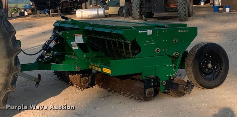 image for item DM1753 2017 Great Plains NTS2509 no-till seeder