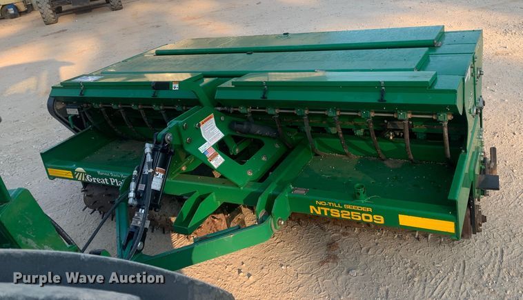 image for item DM1753 2017 Great Plains NTS2509 no-till seeder