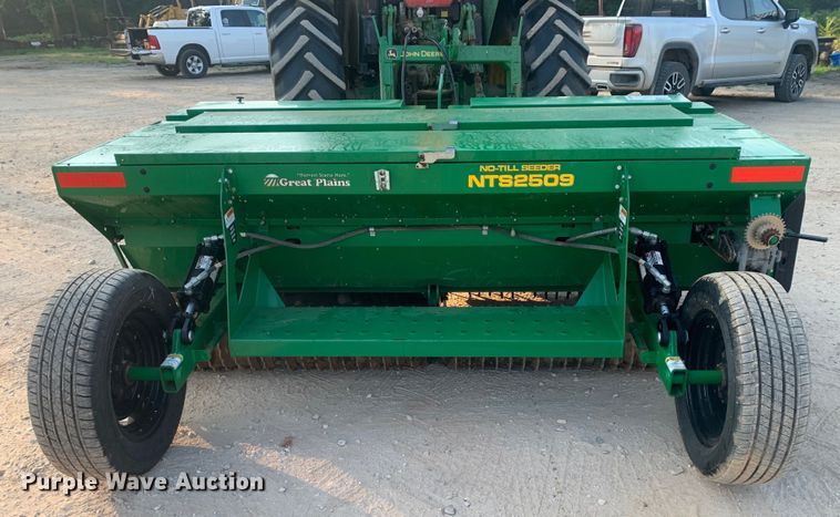 image for item DM1753 2017 Great Plains NTS2509 no-till seeder